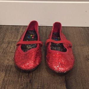 Toddler girls size 9 red glitter shoes